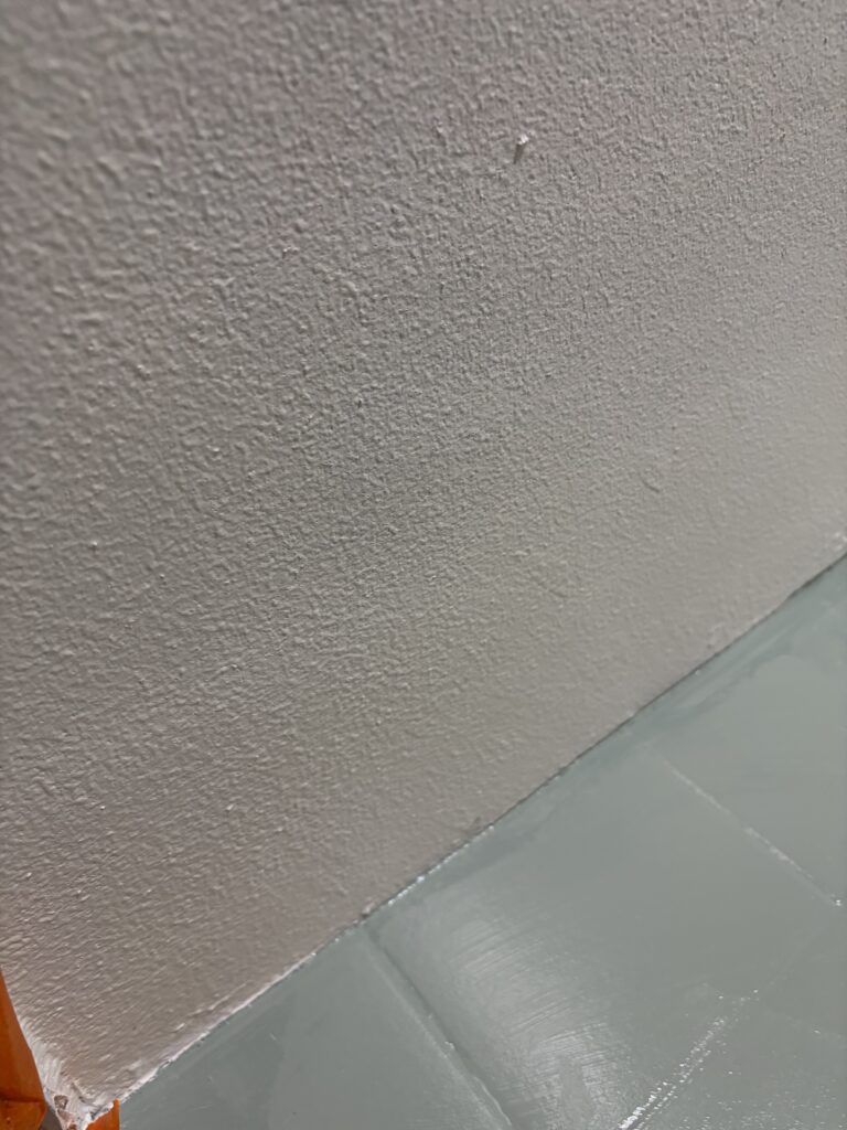 완성된 벽과바닥면 사진.