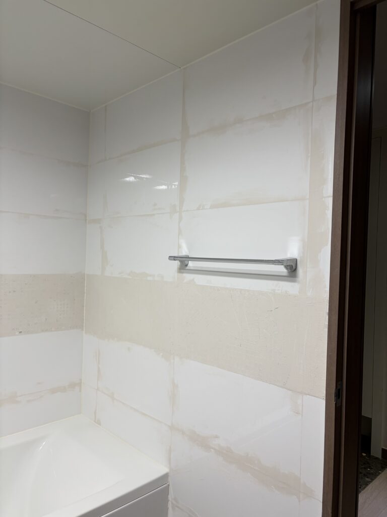 타일을 EZ FIX로 메꾼 사진