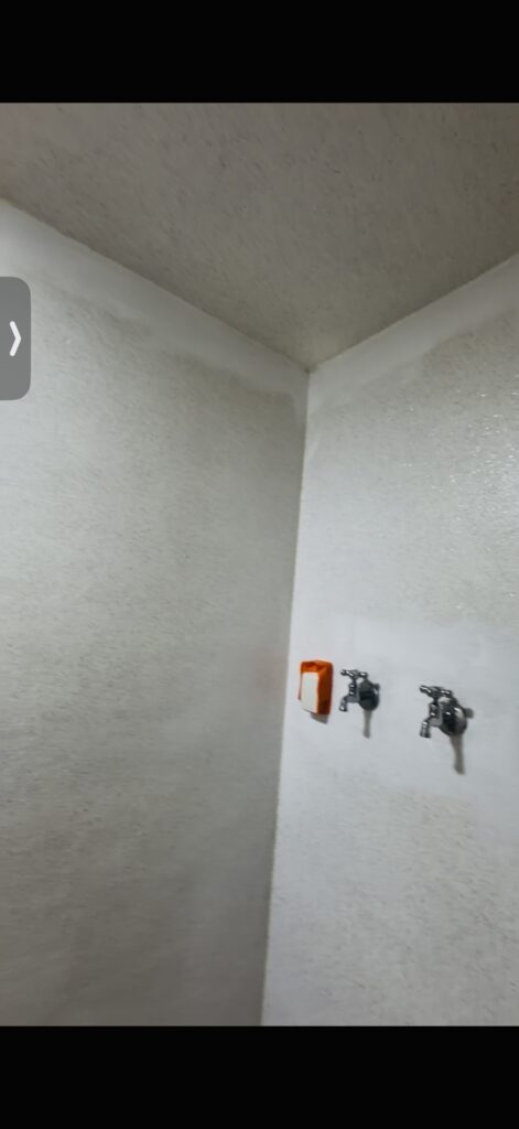 울트라그립(젯소) 테두리 먼저 바르는 직접 찍은사진.